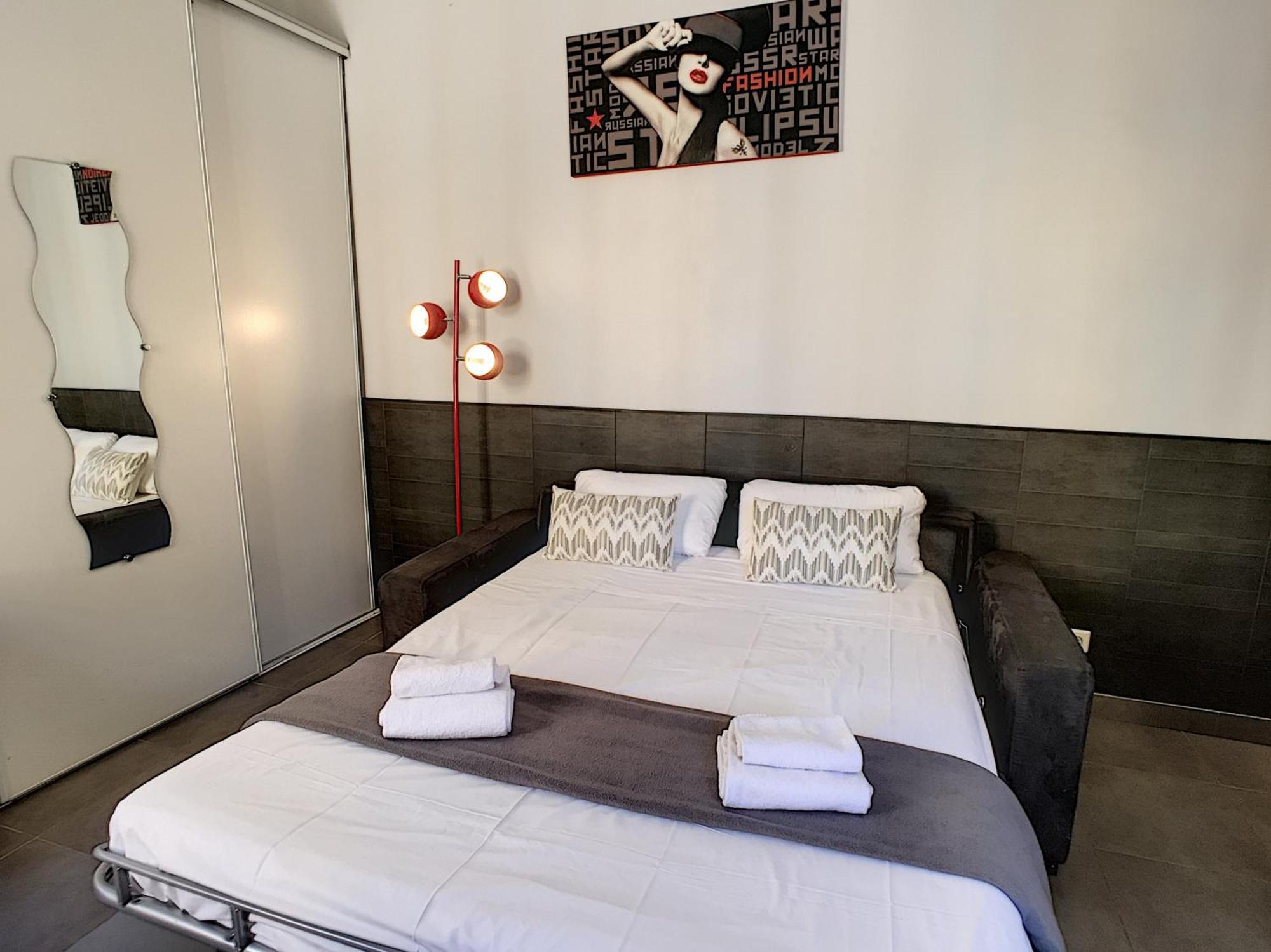 Nestor&Jeeves - Red Touch - Central - Close Sea Nice Extérieur photo